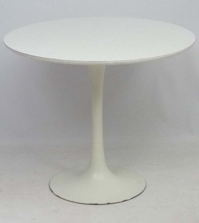 Vintage Retro : an Eero Saarinen (1910-1961) white Tulip Table ( designed circa 1957) with 'Arkana - Image 3 of 3