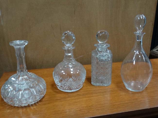 4 assorted decanters CONDITION: Please Note - we do not make reference to the - Image 2 of 3