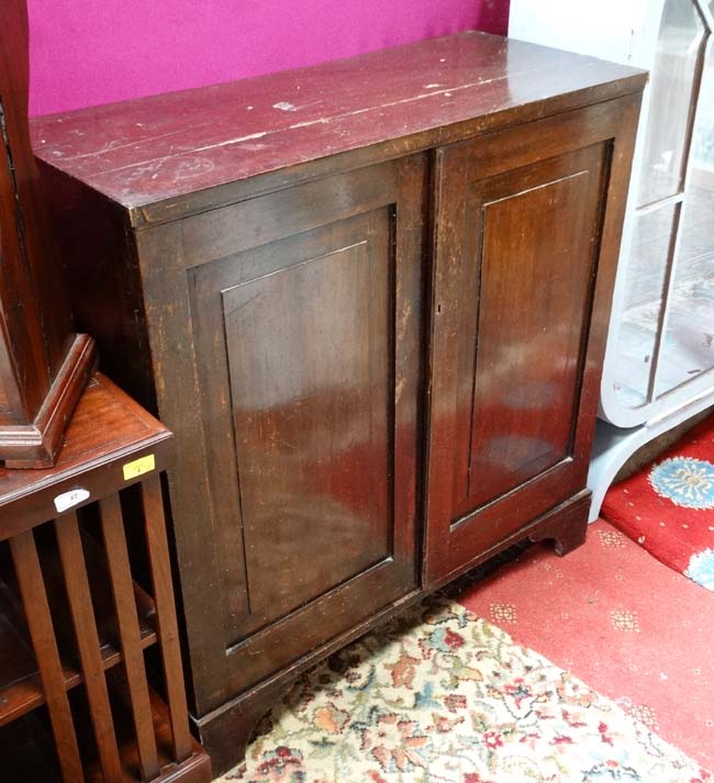 19thC Mahogany 2-door cupboard CONDITION: Please Note - we do not make reference to - Image 3 of 4