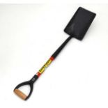 A heavy duty spade CONDITION: Please Note - we do not make reference to the