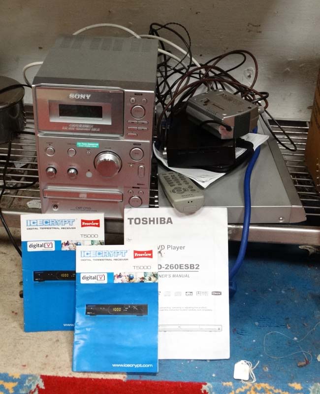 Assorted electrical items including a Sony HiFi etc CONDITION: Please Note - we do