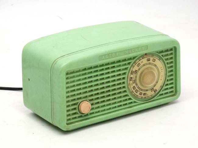 Vintage Retro : an Australian Astor Mickey' Breadloaf' radio , c.