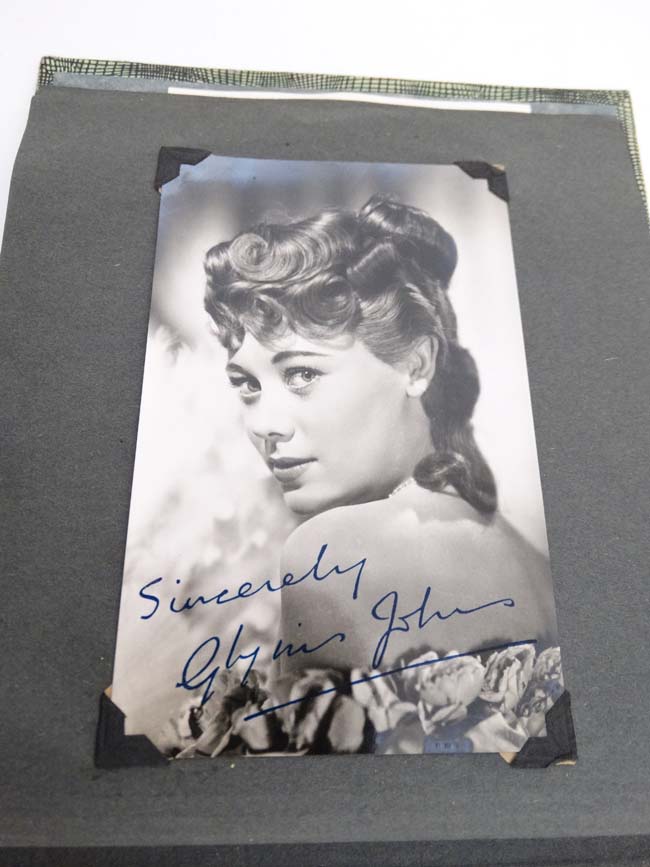 1940's and later Filmstar Autograph photographs in ink : a large quantity of 1930's and later - Image 2 of 10