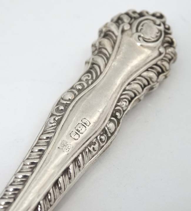 A cased set of 6 silver handled butter knives bearing hallmarks for Sheffield 1911 maker Isaac - Image 4 of 4