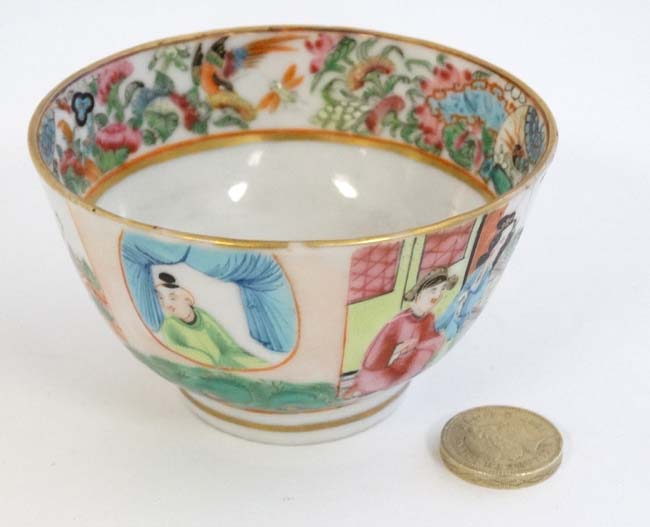A Chinese export style famille rose tea bowl, - Image 4 of 5