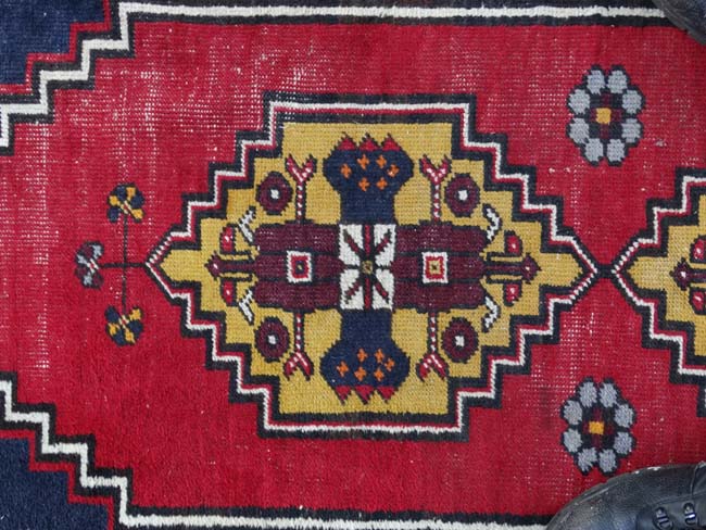 Rug / Carpet : A hand made woollen rug with blue ground, double medallion to centre and yellow , - Image 6 of 9