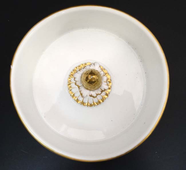 A 19thC Rockingham China style serving dish / ice pail cover with central knop formed as a gilded - Image 3 of 3