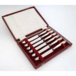 A cased set of 6 HM silver handled butter knives Sheffield 1970 maker HH CONDITION: