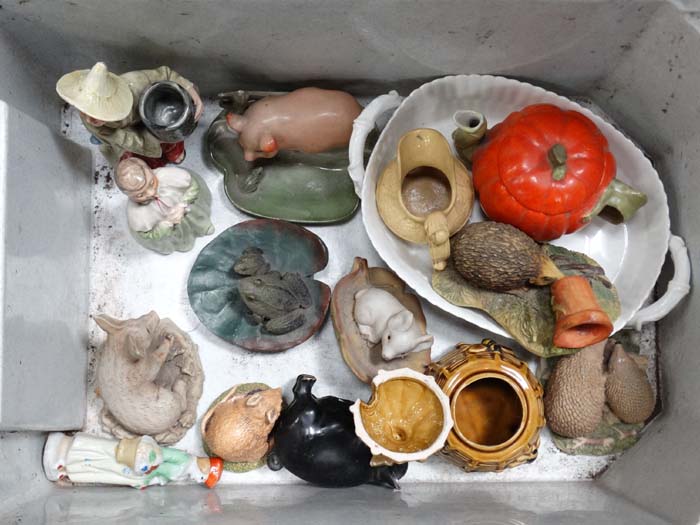 Box of mixed ceramics to include Teapot formed as a pumpkin, Beehive honey pot,