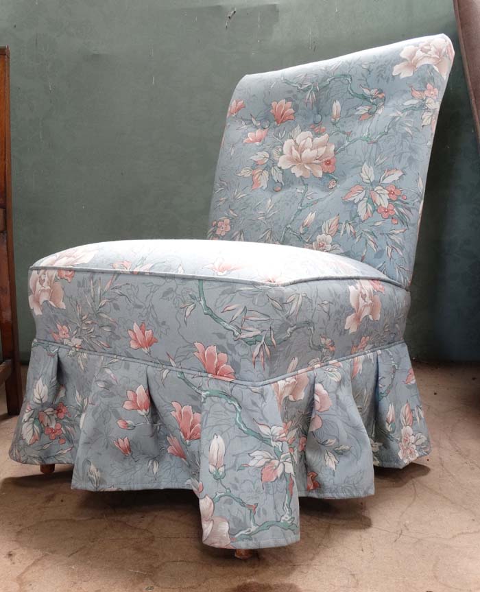 Floral upholstered chair CONDITION: Please Note - we do not make reference to the - Image 2 of 2