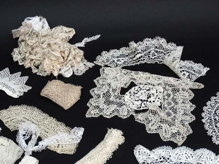 Textiles : A collection of late 19thC and early 20thC bobbin lace, tape lace, lawn bonnets, - Image 5 of 6