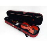 Musical Instrument : A Students 3/4 Size violin labelled Stentor ( with case and bow)