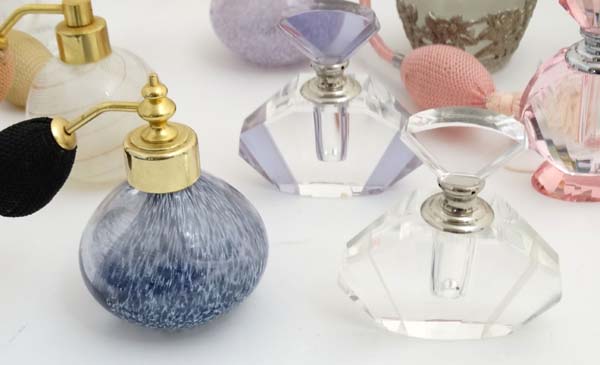 Glass: A collection of approximately 20 20th/21stC scent bottles, - Image 2 of 7