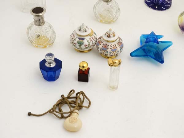 Glass: A collection of approximately 20 20th/21stC scent bottles, - Image 2 of 6