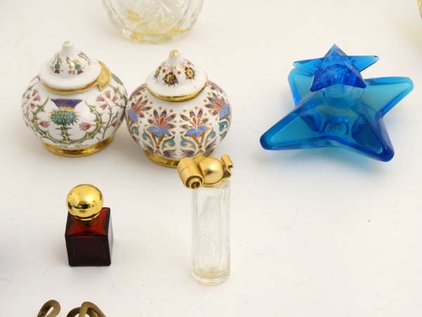 Glass: A collection of approximately 20 20th/21stC scent bottles, - Image 6 of 6