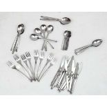 Vintage Retro : A British Stainless Steel Viners 8 place cutlery set comprising of 8 forks,