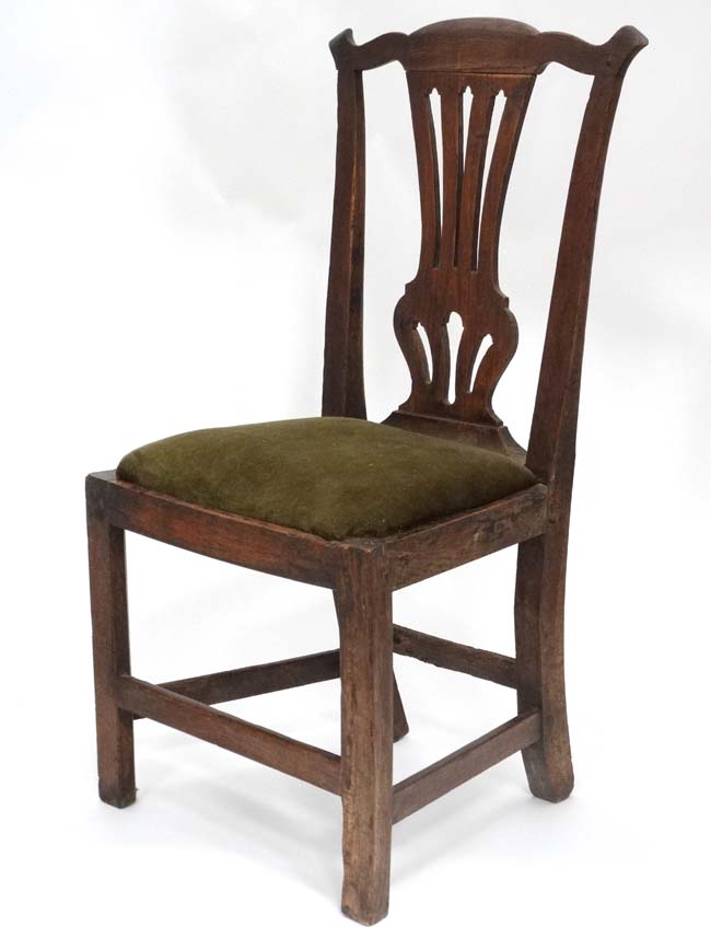 Oak chair CONDITION: Please Note - we do not make reference to the condition of - Image 3 of 4