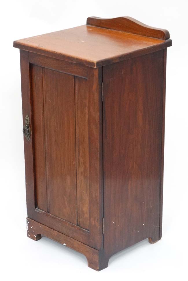 Edwardian pot cupboard CONDITION: Please Note - we do not make reference to the - Image 3 of 3