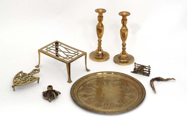 Qty of brass ware to include candlesticks,