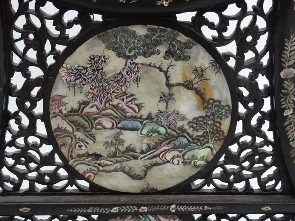 Chinese : an unusual mother of pearl and abalone inlaid Rosewood ? Firescreen with removable - Image 5 of 8