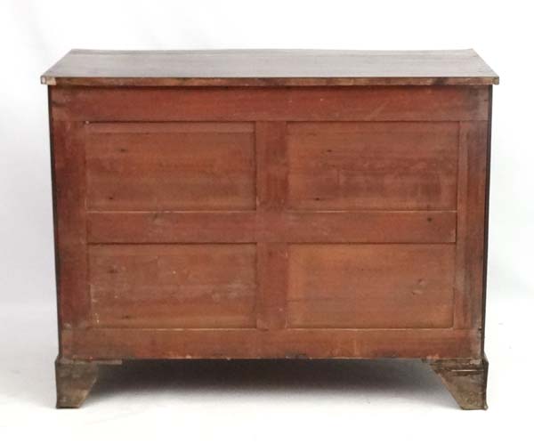 Manner of Gillows : A serpentine fronted mahogany chest of drawers comprising 4 graduate long - Image 4 of 10