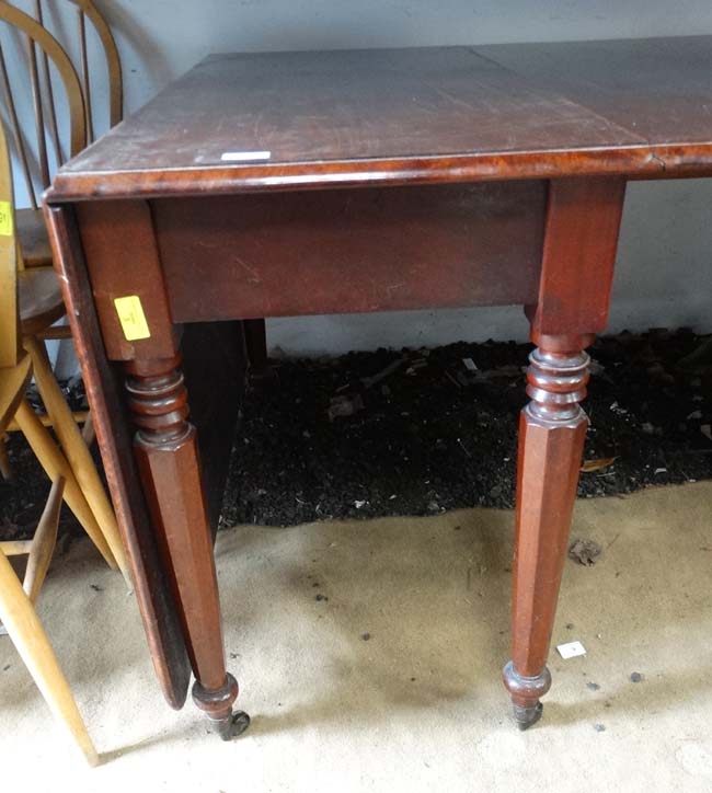 19thC mahogany dropflap table CONDITION: Please Note - we do not make reference to - Image 3 of 3