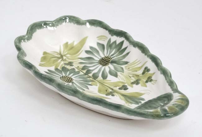Quimper leaf dish CONDITION: Please Note - we do not make reference to the - Image 3 of 5