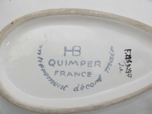 Quimper leaf dish CONDITION: Please Note - we do not make reference to the - Image 4 of 5