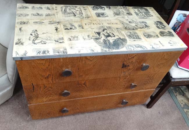 Mid 20thC painted chest of drawers with silver painted sides and decoupage top - Image 3 of 3