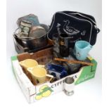 2 boxes of assorted kitchenalia,