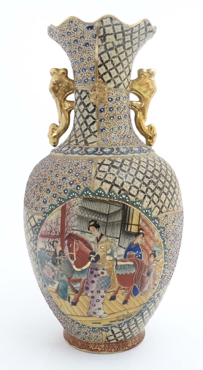 A large two handled Japanese style ruffled rim vase, - Image 6 of 8