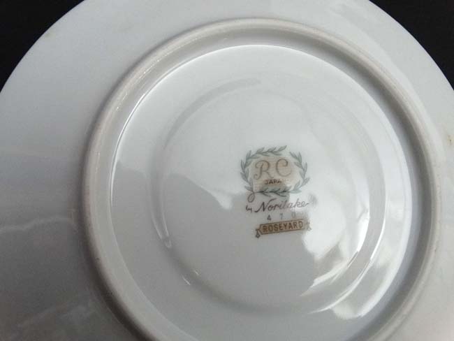 A Noritake 6 place dinner service in ''Roseyard'' pattern , number 470, - Image 2 of 8