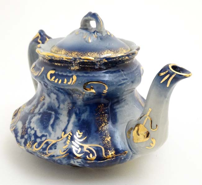 An early 20thC flo blue (flow blue) T Rathbone and Co , Victor teapot , - Image 4 of 6