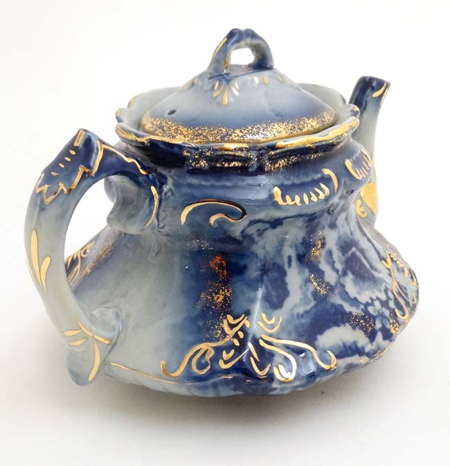 An early 20thC flo blue (flow blue) T Rathbone and Co , Victor teapot , - Image 5 of 6