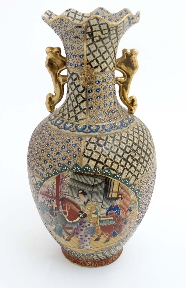 A large two handled Japanese style ruffled rim vase, - Image 5 of 8