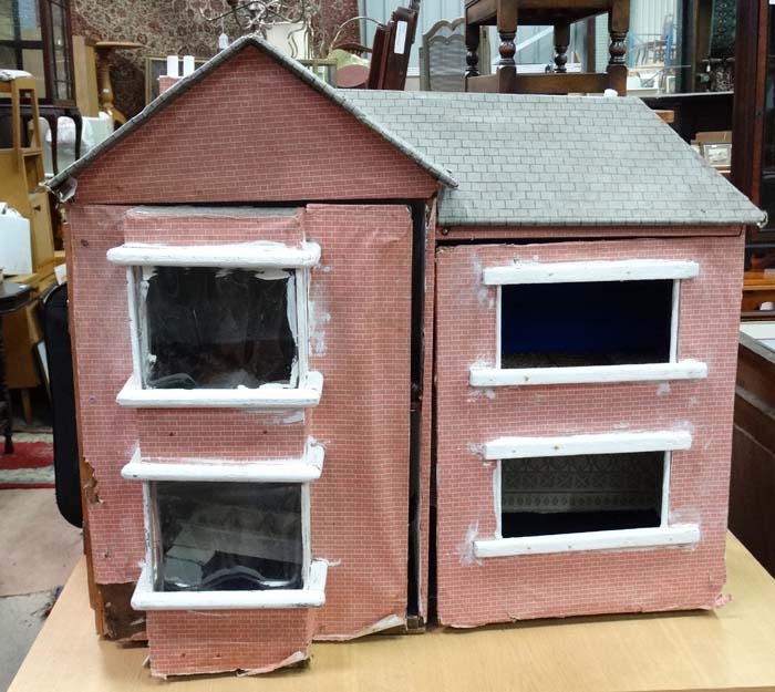 Dolls house CONDITION: Please Note - we do not make reference to the condition of