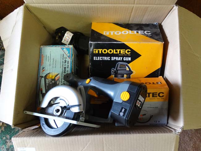 Paint sprayer & boxed electric saw & tyre pump CONDITION: Please Note - we do not