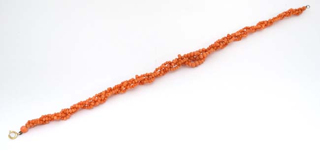 A vintage necklace of graduated coral beads. - Image 2 of 4