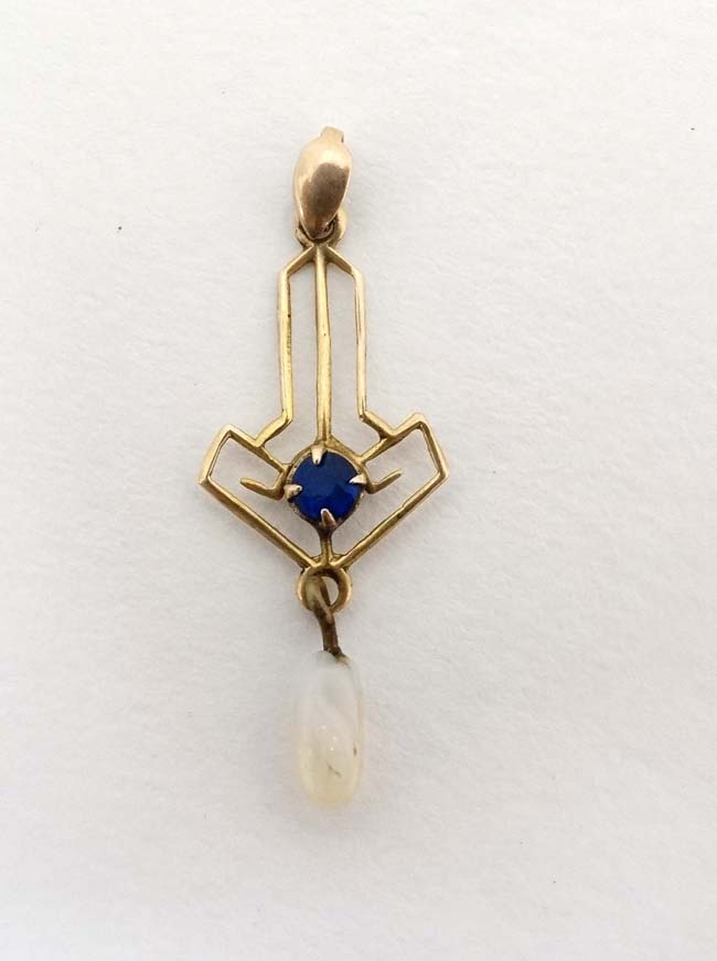 A 10k gold pedant set with blue stone and white chip drop 1” long CONDITION: Please - Image 4 of 5