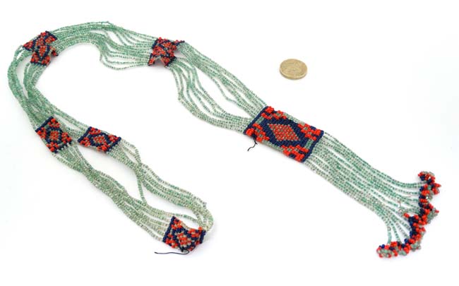 A vintage beadwork necklace with green blue and red bead decoration, hanging approx. - Image 5 of 6