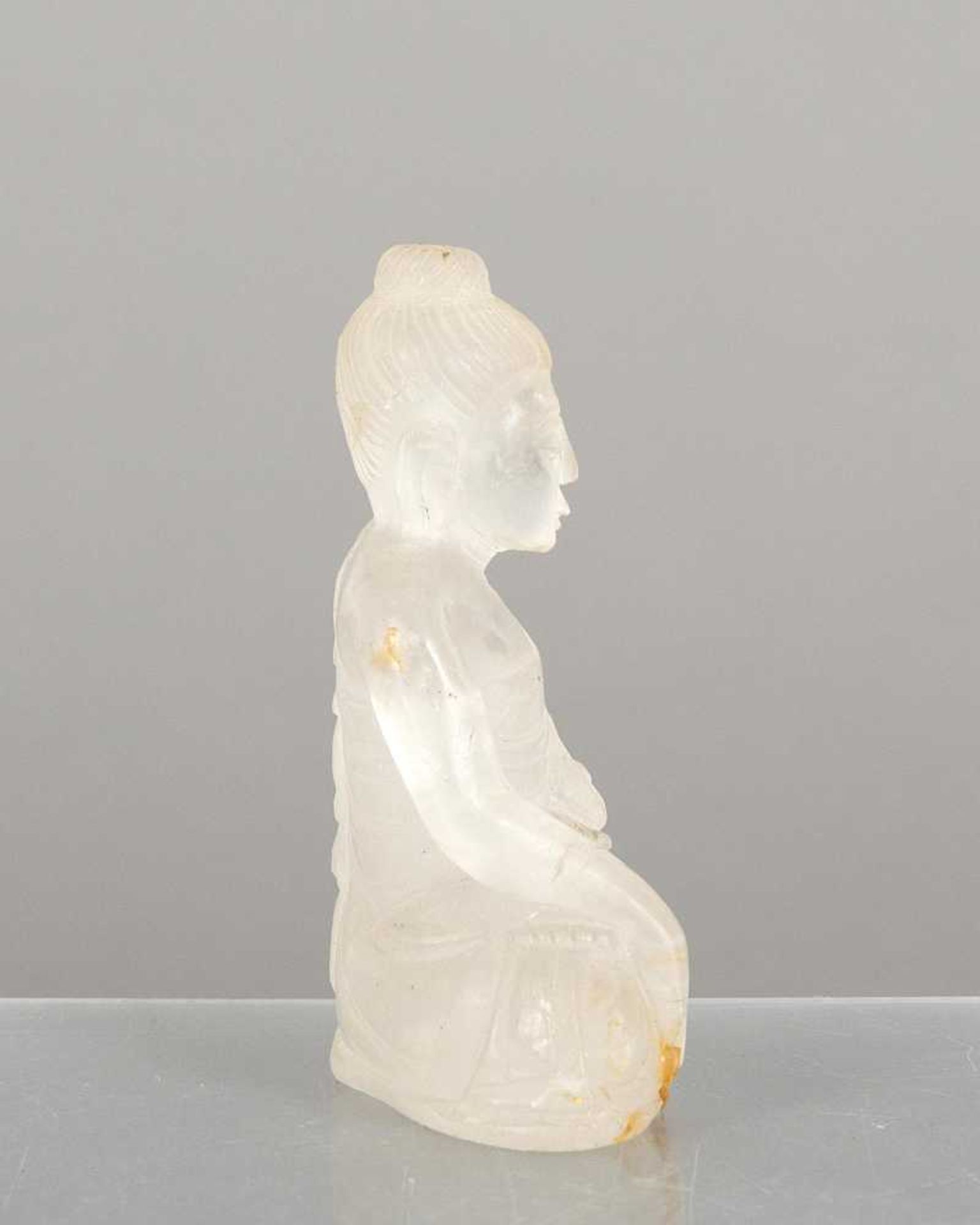 petit boudha birman sculpté dans du cristal de roche du XVIII-XIXe , les mains en position de - Image 2 of 4