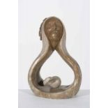 Pitseolak Niviaksi, sculpture inuit "Hand Holding Wing 1611 PCD.317". Sculpture Inuit en pierre