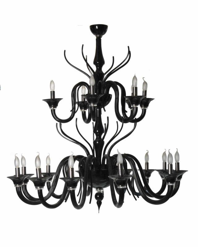 Grand lustre de Murano contemporain en verre noir. H. 150 & L. 125 cm. Condition: deux branches