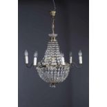 Lustre Montgolfière. Lustre Montgolfière à 7 feux en laiton avec pendeloques. H. 90 & D. 70 cm.