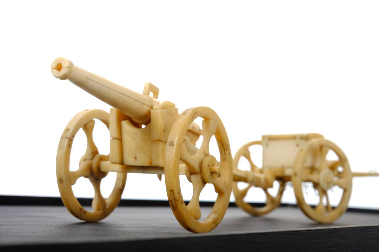 *Prisoner of War. A Napoleonic bone prisoner of war work gun carriage, the two-wheel field gun - Image 7 of 7