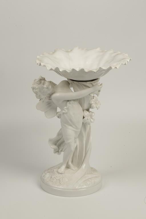 SPODE CERAMIC COMPORT with flared dish supported on a foliate column flanked by a loosely clad