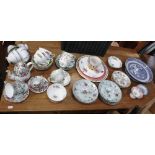 A COLLECTION OF ORIENTAL CHINESE EXPORT DISHES, a quantity of teaware and similar ceramics