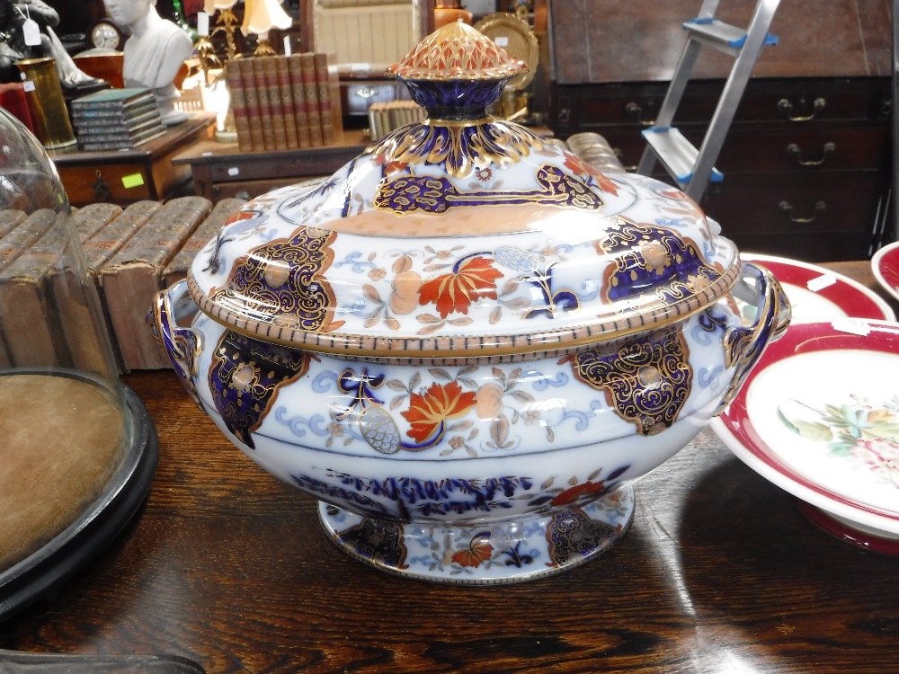 A LARGE 19TH CENTURY DAVENPORT STONE CHINA TUREEN and cover