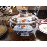 A LARGE 19TH CENTURY DAVENPORT STONE CHINA TUREEN and cover