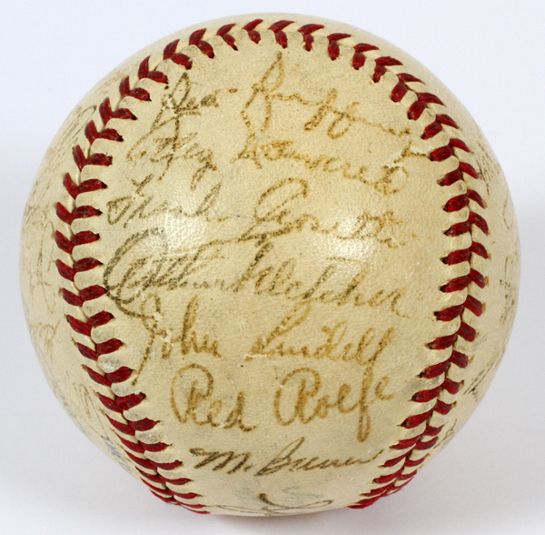 1942 NEW YORK YANKEES, TEAM SIGNED BASEBALL, 24 SIGNATURESOfficial American League 'Reach' baseball, - Image 3 of 6